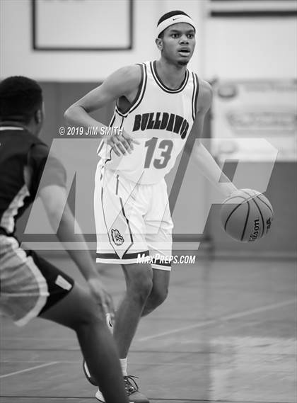 Thumbnail 2 in Volcano Vista vs. Las Cruces (Joe Armijo Basketball Classic) photogallery.