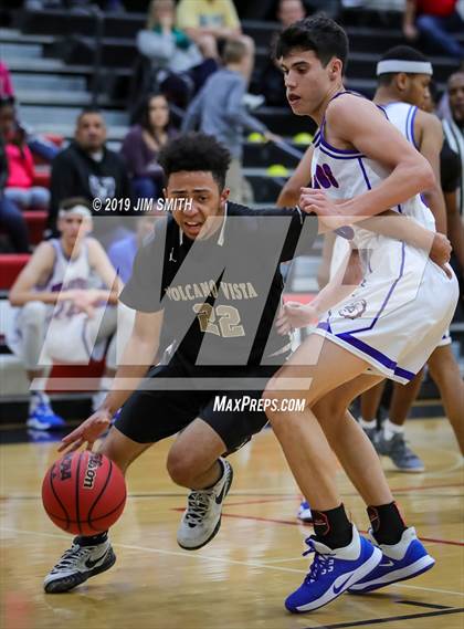 Thumbnail 1 in Volcano Vista vs. Las Cruces (Joe Armijo Basketball Classic) photogallery.