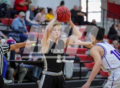 Thumbnail 2 in Volcano Vista vs. Las Cruces (Joe Armijo Basketball Classic) photogallery.