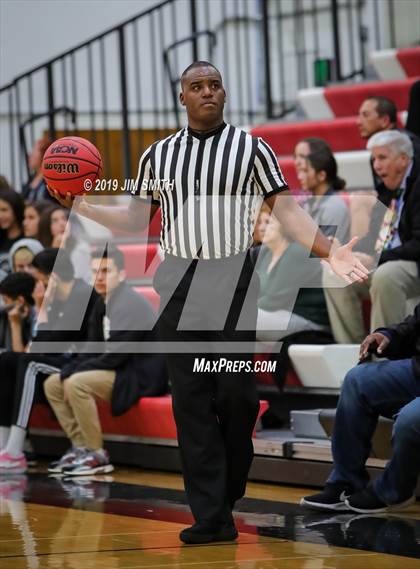 Thumbnail 1 in Volcano Vista vs. Las Cruces (Joe Armijo Basketball Classic) photogallery.