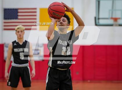 Thumbnail 2 in Volcano Vista vs. Las Cruces (Joe Armijo Basketball Classic) photogallery.