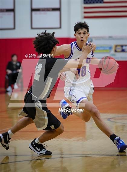 Thumbnail 1 in Volcano Vista vs. Las Cruces (Joe Armijo Basketball Classic) photogallery.