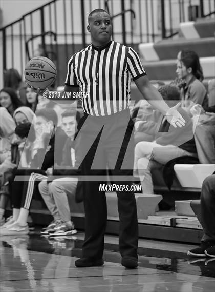 Thumbnail 3 in Volcano Vista vs. Las Cruces (Joe Armijo Basketball Classic) photogallery.