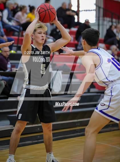 Thumbnail 1 in Volcano Vista vs. Las Cruces (Joe Armijo Basketball Classic) photogallery.