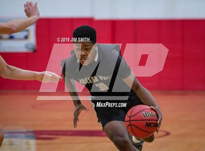 Thumbnail 3 in Volcano Vista vs. Las Cruces (Joe Armijo Basketball Classic) photogallery.
