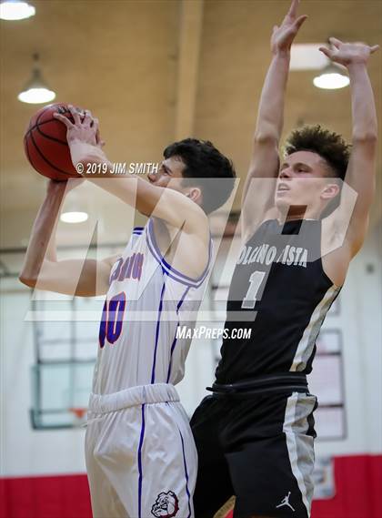 Thumbnail 2 in Volcano Vista vs. Las Cruces (Joe Armijo Basketball Classic) photogallery.