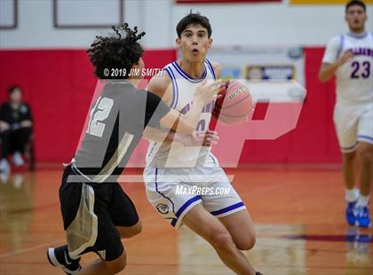 Thumbnail 2 in Volcano Vista vs. Las Cruces (Joe Armijo Basketball Classic) photogallery.