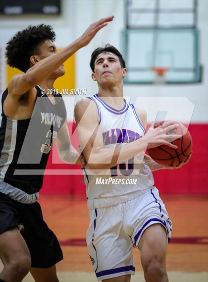 Thumbnail 2 in Volcano Vista vs. Las Cruces (Joe Armijo Basketball Classic) photogallery.