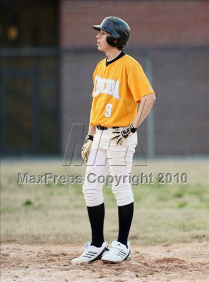 Thumbnail 2 in Austin-East vs Oneida photogallery.