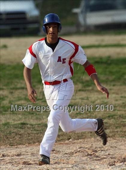 Thumbnail 2 in Austin-East vs Oneida photogallery.