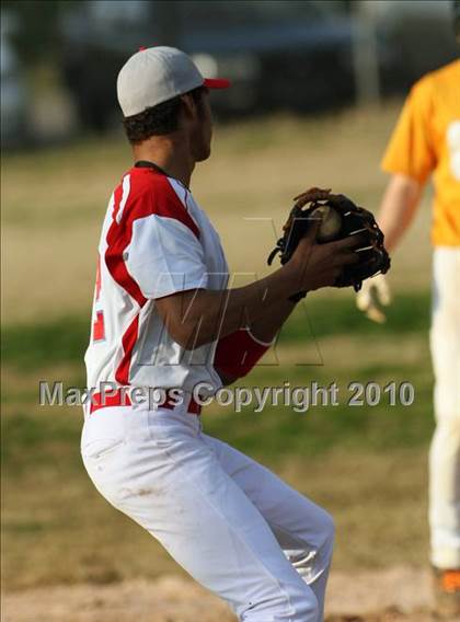 Thumbnail 1 in Austin-East vs Oneida photogallery.