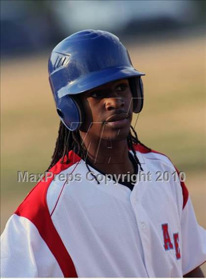 Thumbnail 2 in Austin-East vs Oneida photogallery.