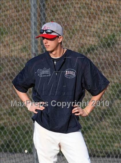 Thumbnail 3 in Austin-East vs Oneida photogallery.