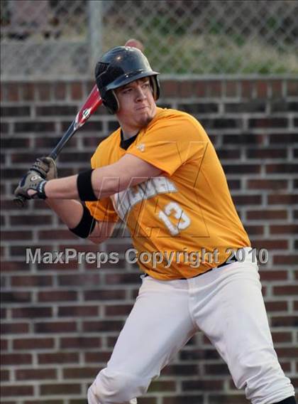 Thumbnail 3 in Austin-East vs Oneida photogallery.