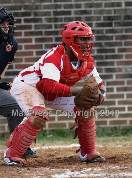 Thumbnail 1 in Austin-East vs Oneida photogallery.