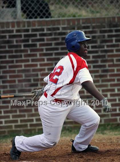 Thumbnail 1 in Austin-East vs Oneida photogallery.
