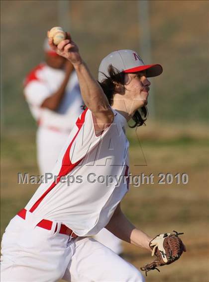 Thumbnail 2 in Austin-East vs Oneida photogallery.