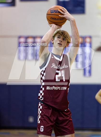 Thumbnail 2 in Garrett @ Woodlan photogallery.