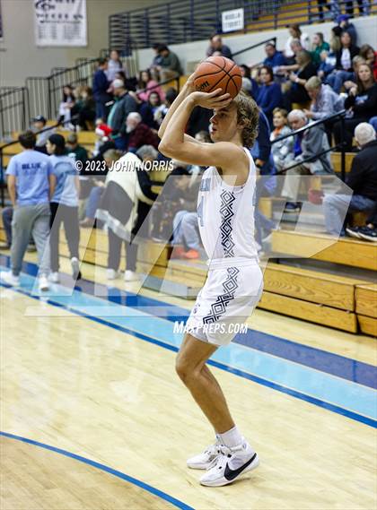 Thumbnail 1 in Garrett @ Woodlan photogallery.