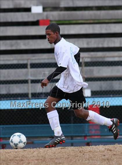 Thumbnail 3 in Austin-East vs Berean Christian School photogallery.
