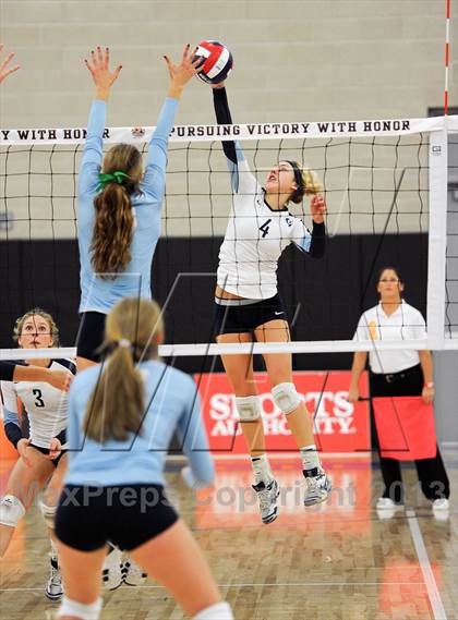 Thumbnail 2 in Central Valley Christian vs. Valley Christian  (CIF State D3 Final) photogallery.