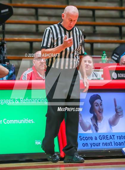 Thumbnail 1 in Batesville vs Franklin County (IHSAA Sectional Playoff) photogallery.