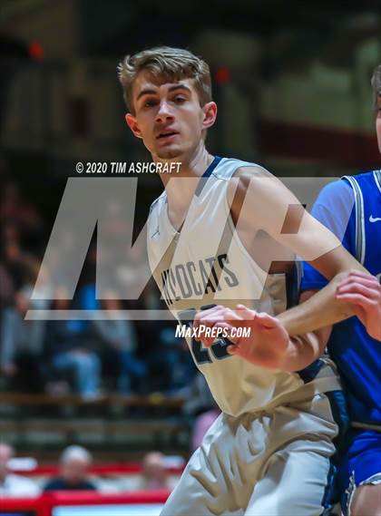 Thumbnail 1 in Batesville vs Franklin County (IHSAA Sectional Playoff) photogallery.