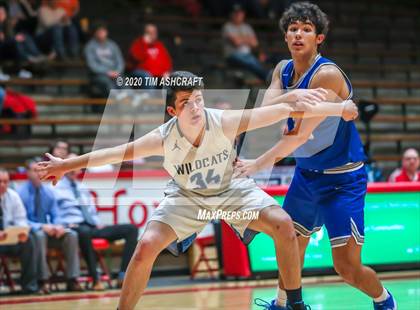 Thumbnail 1 in Batesville vs Franklin County (IHSAA Sectional Playoff) photogallery.