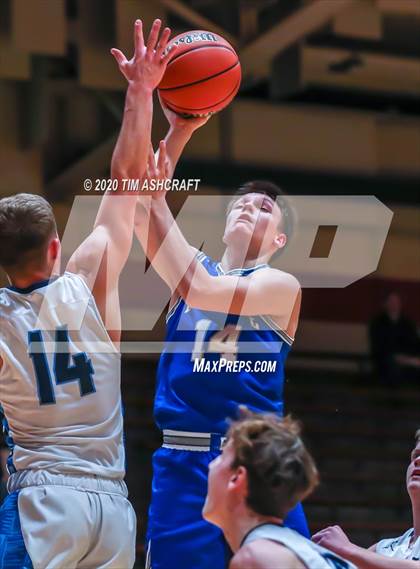 Thumbnail 3 in Batesville vs Franklin County (IHSAA Sectional Playoff) photogallery.