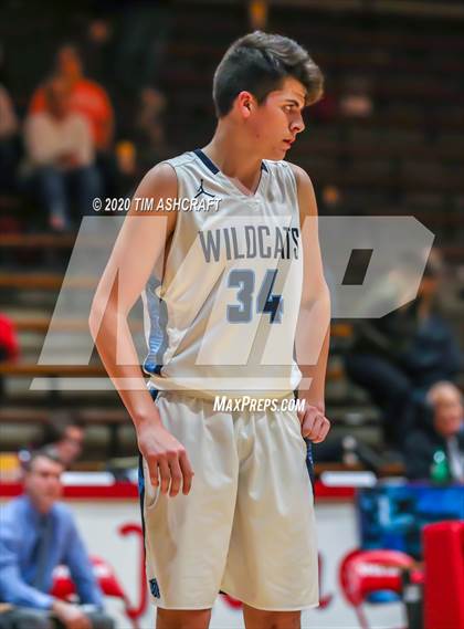 Thumbnail 1 in Batesville vs Franklin County (IHSAA Sectional Playoff) photogallery.