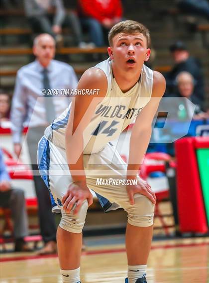 Thumbnail 1 in Batesville vs Franklin County (IHSAA Sectional Playoff) photogallery.