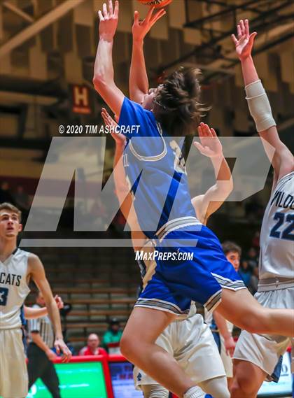 Thumbnail 2 in Batesville vs Franklin County (IHSAA Sectional Playoff) photogallery.