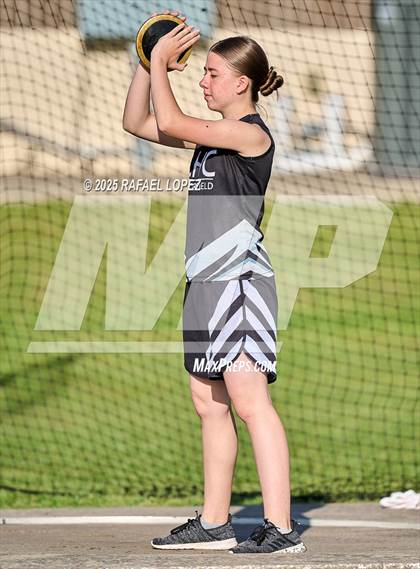 Thumbnail 2 in Lake Houston Conquerors Invitational (Discus) photogallery.