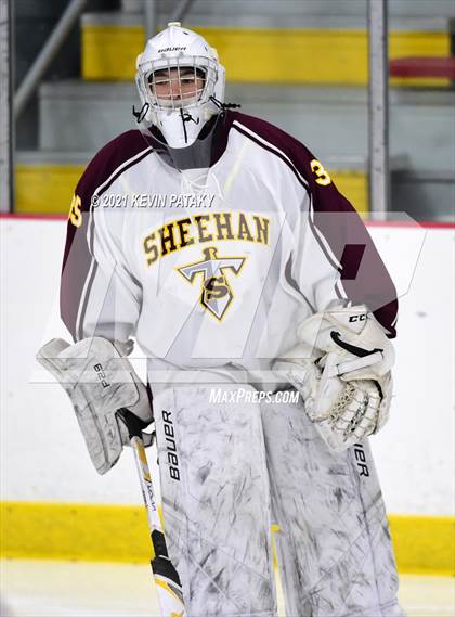 Thumbnail 1 in North Haven @ Sheehan (SCC D2 Semifinal) photogallery.