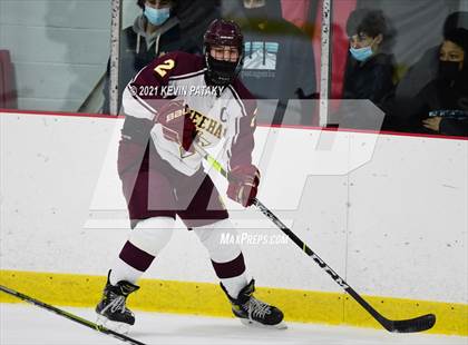 Thumbnail 1 in North Haven @ Sheehan (SCC D2 Semifinal) photogallery.