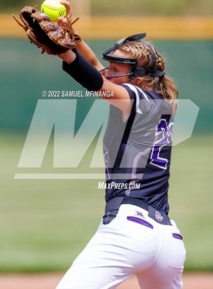Thumbnail 1 in Bellevue East vs. Blair photogallery.