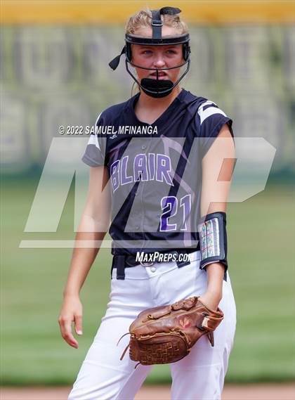 Thumbnail 2 in Bellevue East vs. Blair photogallery.