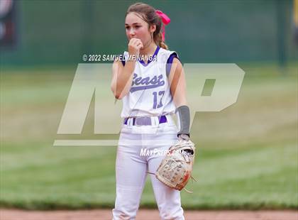 Thumbnail 2 in Bellevue East vs. Blair photogallery.