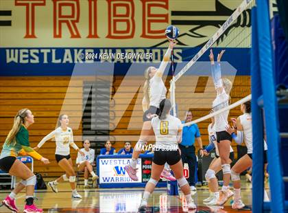 Thumbnail 2 in Moorpark @ Westlake photogallery.