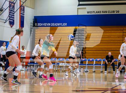 Thumbnail 1 in Moorpark @ Westlake photogallery.