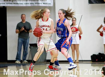 Thumbnail 2 in Carondelet vs. Clayton Valley Charter (CIF NCS D2 Final) photogallery.
