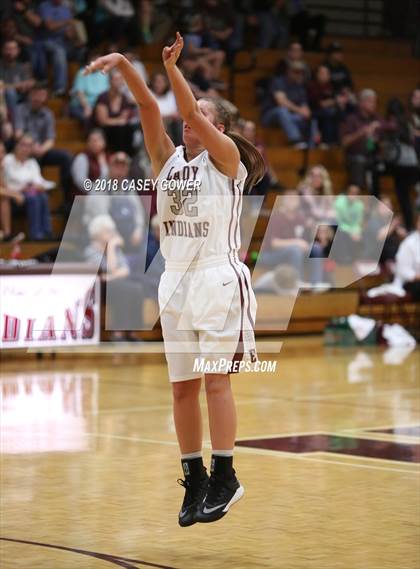Thumbnail 3 in East Robertson vs Santa Fe (TSSAA 1A Quarterfinal) photogallery.