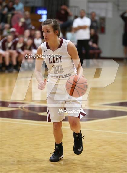 Thumbnail 2 in East Robertson vs Santa Fe (TSSAA 1A Quarterfinal) photogallery.