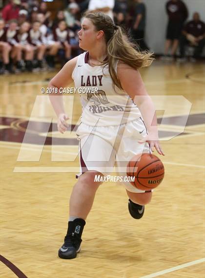 Thumbnail 3 in East Robertson vs Santa Fe (TSSAA 1A Quarterfinal) photogallery.