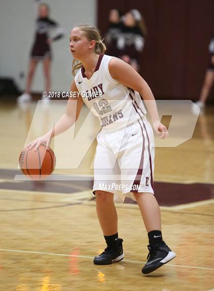 Thumbnail 2 in East Robertson vs Santa Fe (TSSAA 1A Quarterfinal) photogallery.