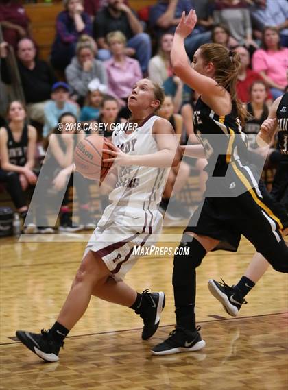Thumbnail 3 in East Robertson vs Santa Fe (TSSAA 1A Quarterfinal) photogallery.
