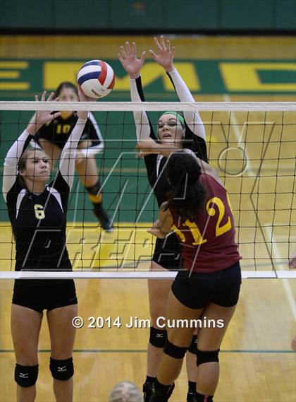 Thumbnail 3 in Schaumburg @ Fremd photogallery.