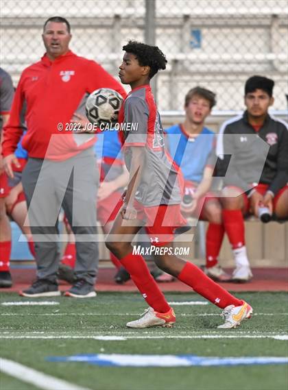Thumbnail 1 in Lee vs MacArthur [Douglas] photogallery.