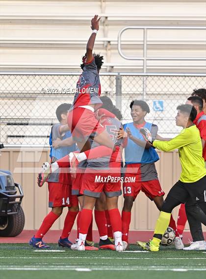 Thumbnail 2 in Lee vs MacArthur [Douglas] photogallery.