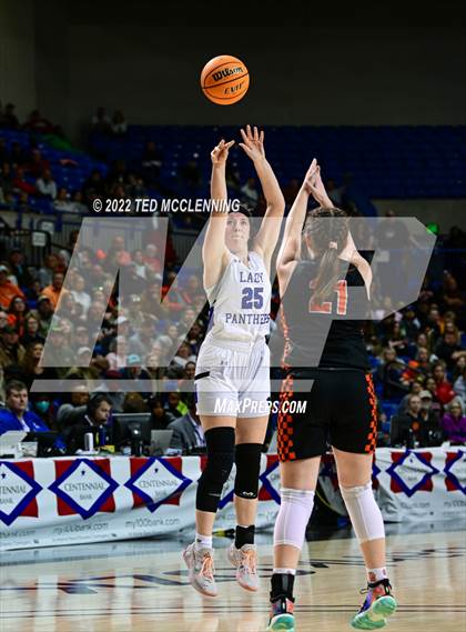 Thumbnail 2 in Lamar vs Bergman (AAA 3A State Final) photogallery.